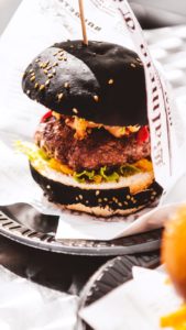 黒いハンバーガー