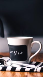 黒いマグカップ