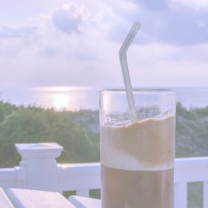 海とアイスコーヒー2