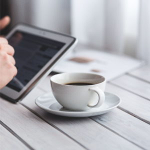 タブレットとコーヒー3