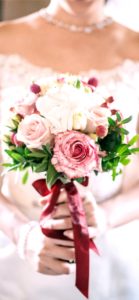 リボンがポイントのブーケ1