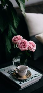 ピンクのバラとコーヒー1