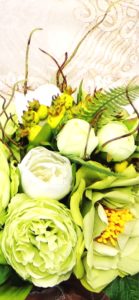 白とグリーンのブーケ1