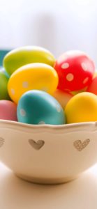 器に盛ったイースターエッグ1