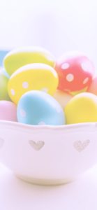 器に盛ったイースターエッグ2