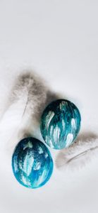 ブルーのアートな卵1