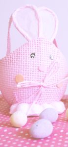 ピンクのウサギのバスケット2