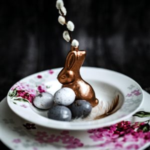 お皿の上のイースターラビット1