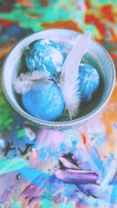 ブルーのアートなイースターエッグ1