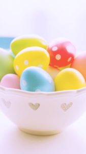 器に入ったイースターエッグ1