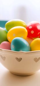 器に盛ったイースターエッグ1