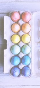 卵パックのカラフル卵2