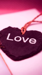 ワインカラーのハートプレート1