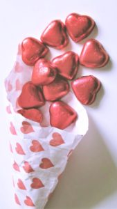 赤いハートのチョコ2