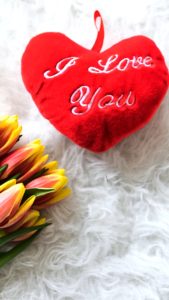 チューリップと赤いハート1