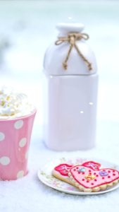 陶器とハートクッキー1