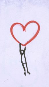 壁のハートを持った人2