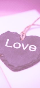 ワインカラーのハートプレート