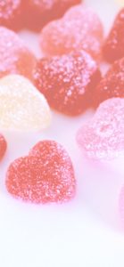 赤いハートのグミ