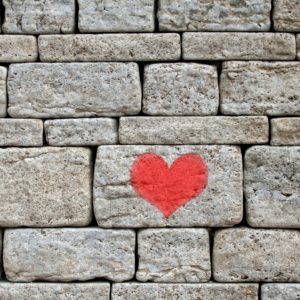 石壁にハート1