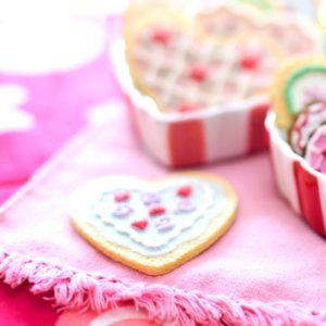 陶器とハートクッキー1