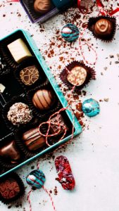 ブルーの箱入りチョコレート1