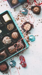 ブルーの箱入りチョコレート2