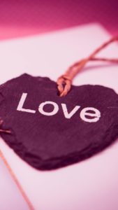 ワインカラーのハートプレート1