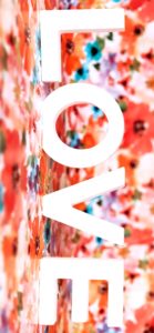 オレンジの花柄にLOVE1