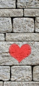 石壁に書いたハート2