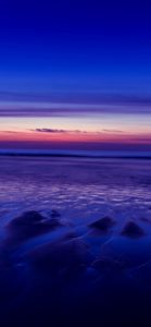 紫色の空と海2