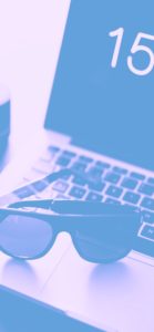 パソコンとサングラス2