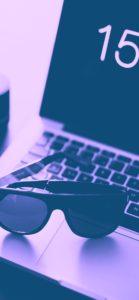 パソコンとサングラス1