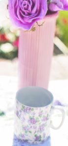 マグカップと花2