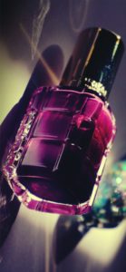 紫のネイルカラー1