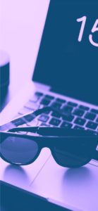 パソコンとサングラス1