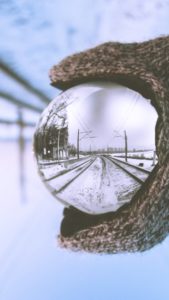 球体の中の線路2