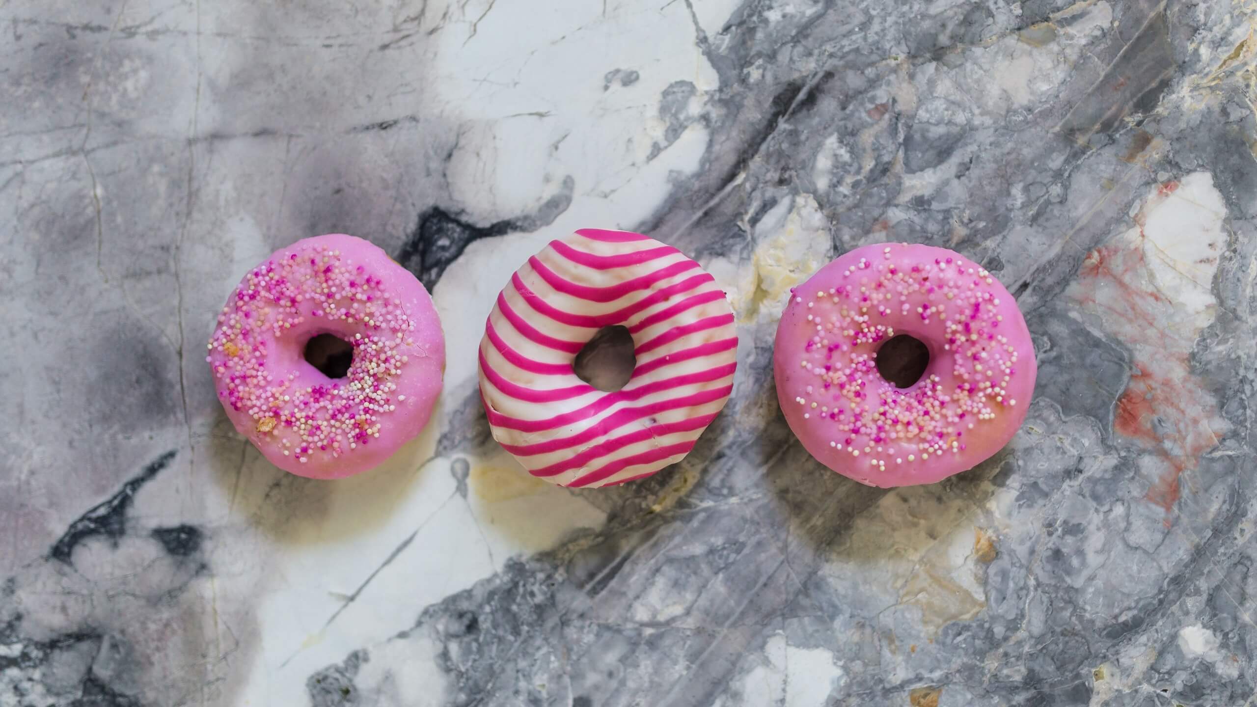 ピンクのドーナツ