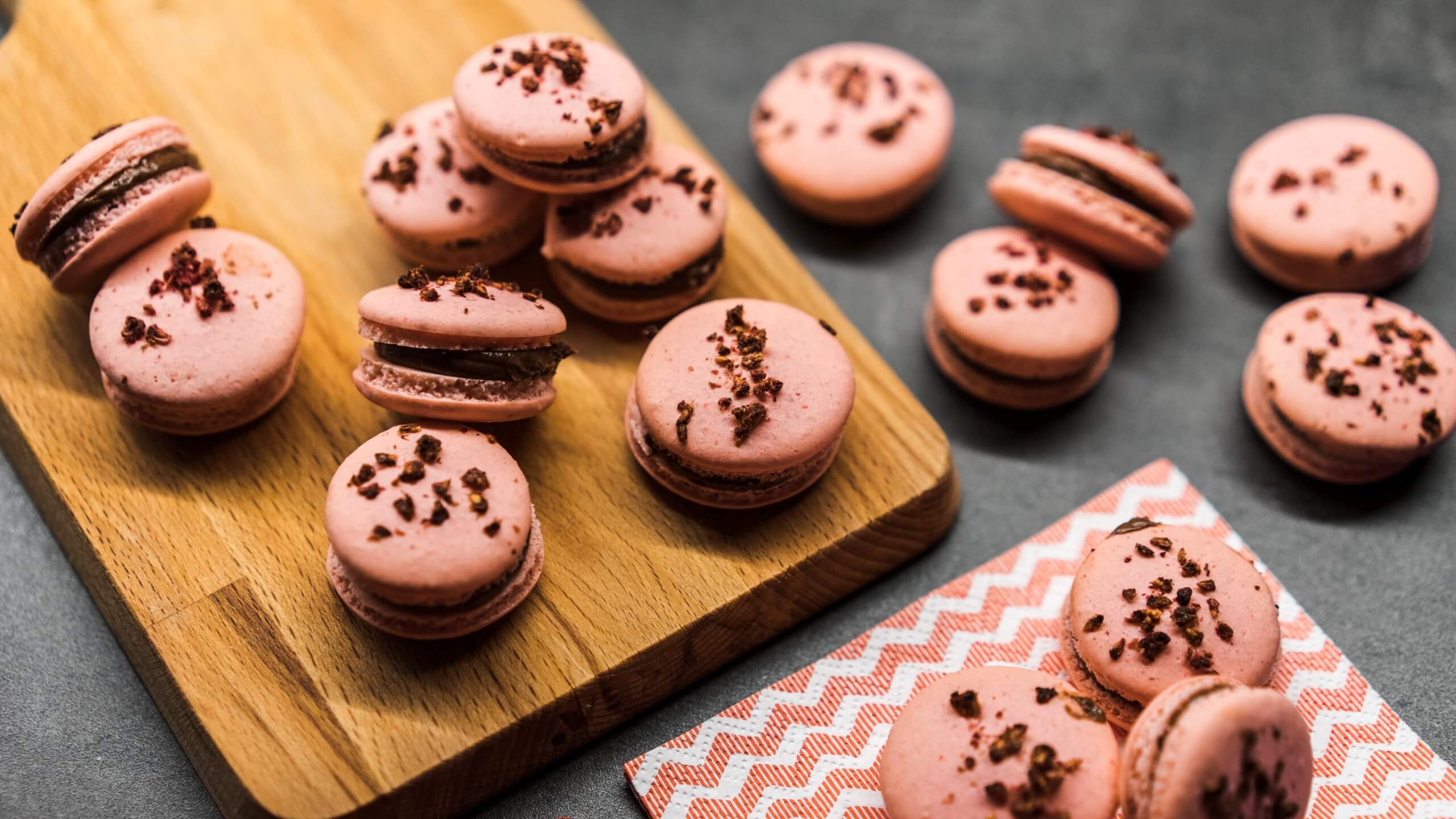 ピンクのマカロン