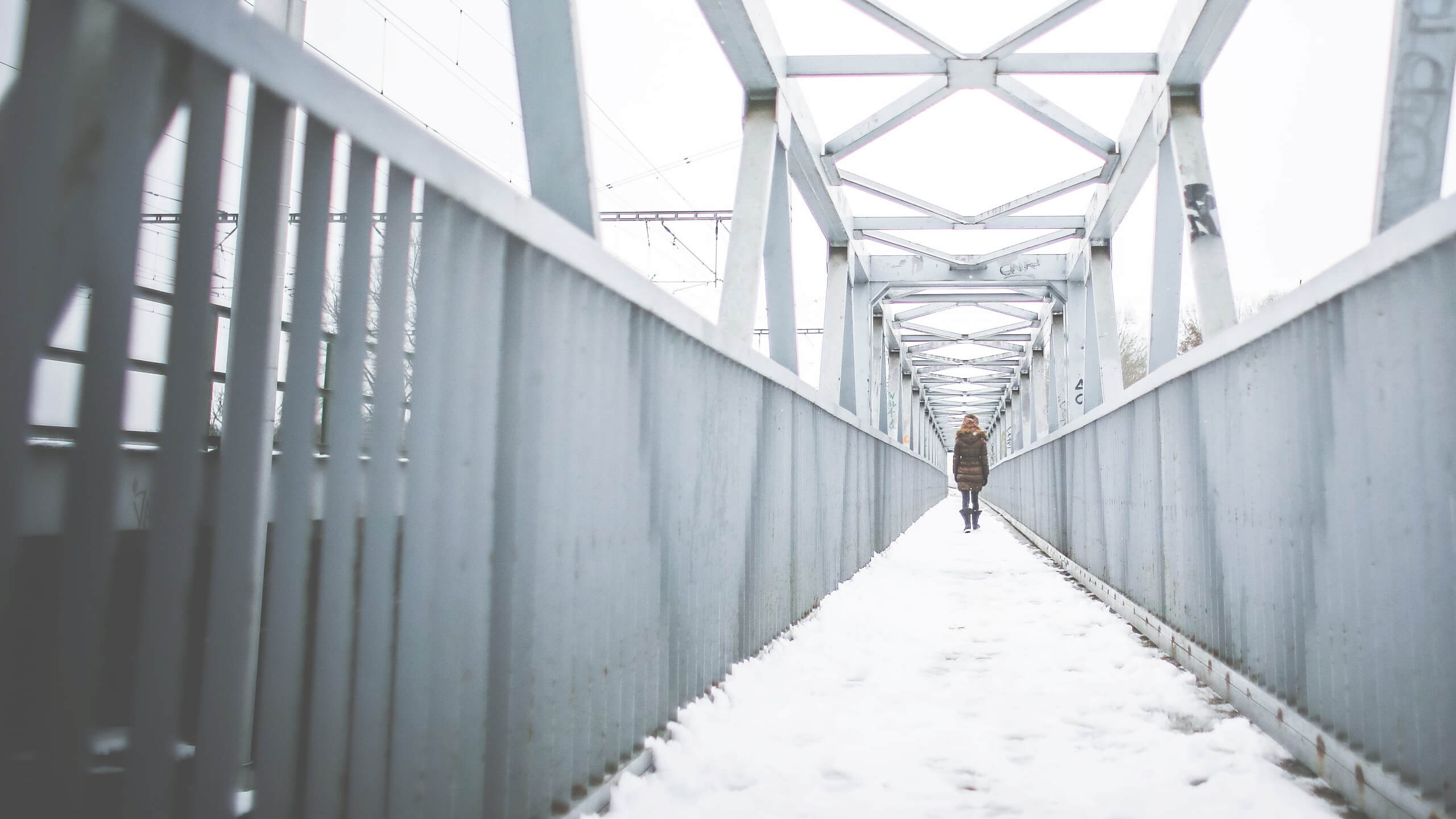 雪景色の橋