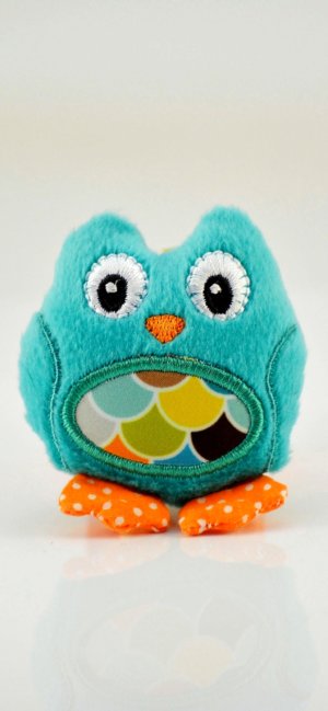 みみずくのぬいぐるみ