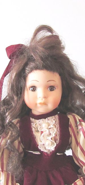 レトロな女の子の人形