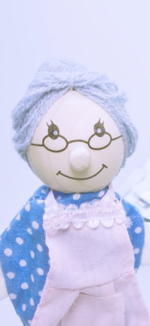 おばあさんの人形