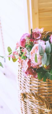 カゴに飾った花