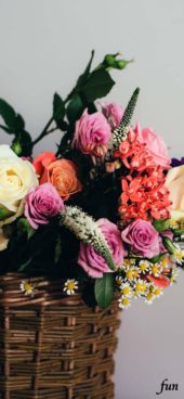 カゴに飾った花
