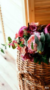 カゴに飾った花