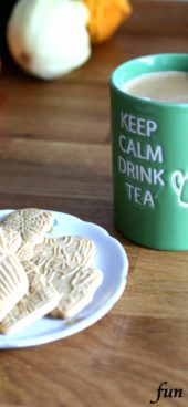 クッキーと温かい飲み物