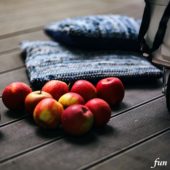 クッションとりんご