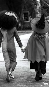 ハロウィンの日の小さい女の子