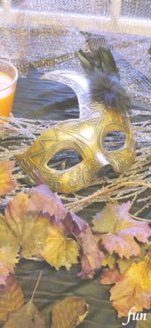 ハロウィンパーティの仮面